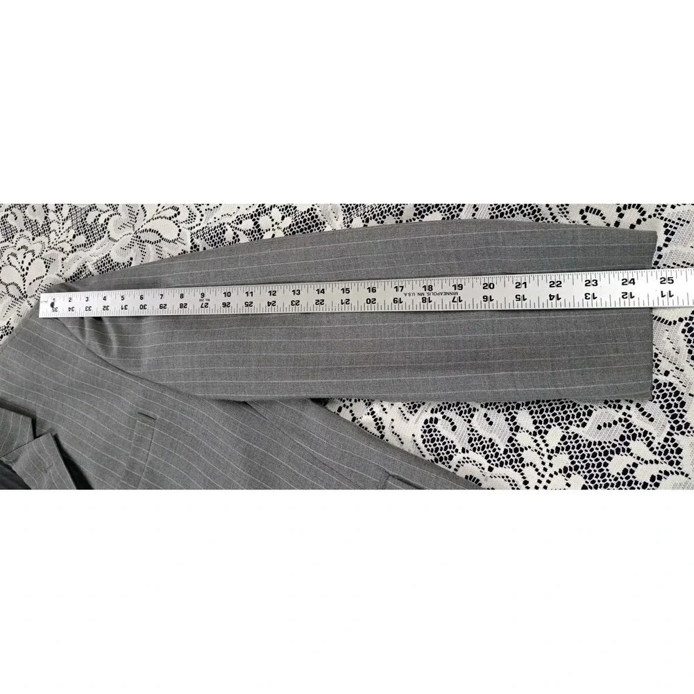 Oliveo Blazer Men's 44S Grey Pinstripe Superfine Wool‎ Two Button Single Vent